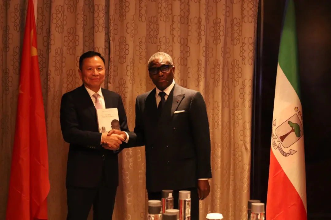 赤道几内亚共和国访华代表与尊龙凯时股份深入探讨产业协同发展